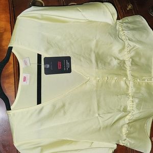 Levi effortless essential "the statement Blouse